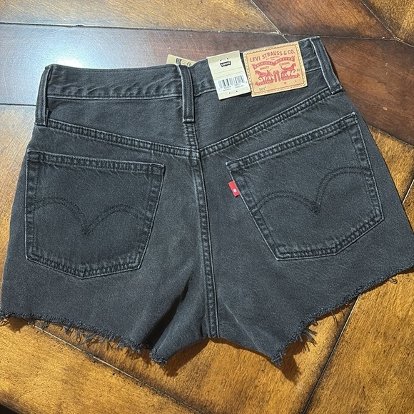 NWT Levi Strauss 501 Black Denim Shorts Size 26 - Picture 4 of 5